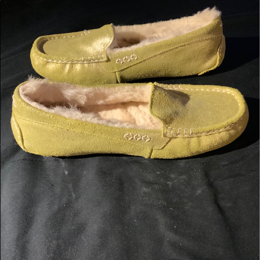 UGG Women’s Ansley Slipper